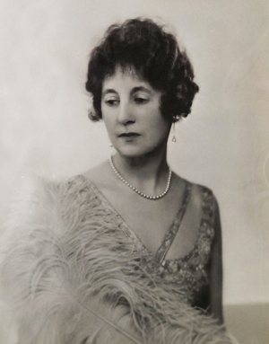 Photograph of Gladys, Dowager Lady Swaythling, taken by Dorothy Wilding [MS 383 A4000/6/1/5 f2]