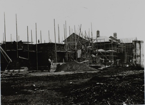 Front of building under construction, c.1913 [MS1/Phot/39 ph 3095]