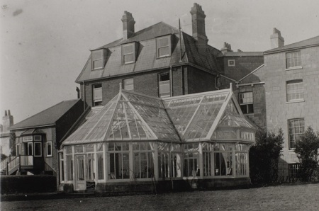 Highfield Hall showing winter garden, c.1914 [MS 1/Phot/39 ph 3128a]