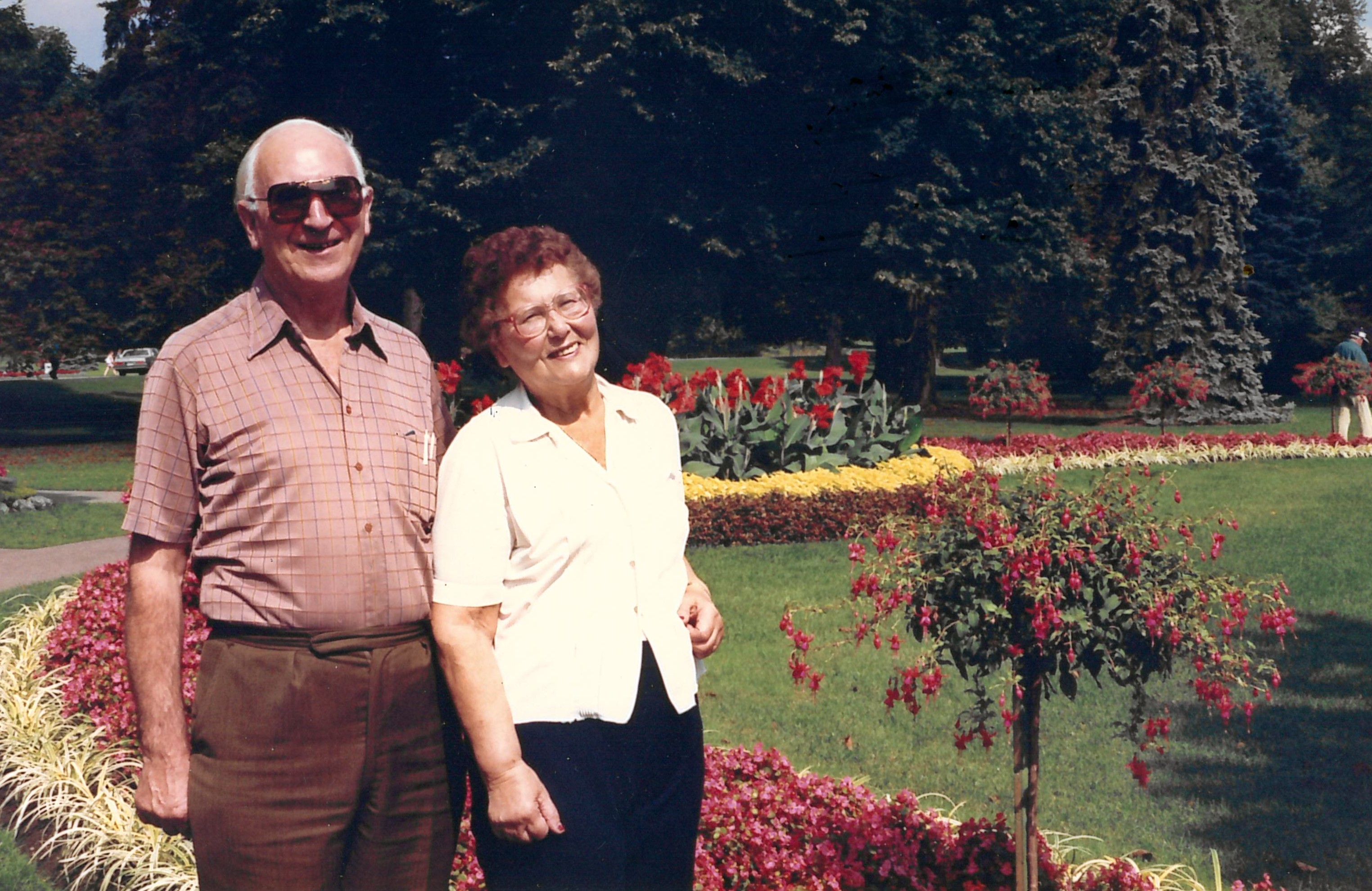 Michael Sherbourne and his wife Muriel in USA, 1989 [MS434 A4249 7/2]