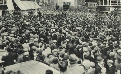 Crowds at the "Battle of Cable Street", October 1936